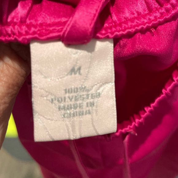 Cabernet | Medium | Hot Pink | Sleep Set | Silky (100% Polyester) | Capri Length - Picture 2 of 9